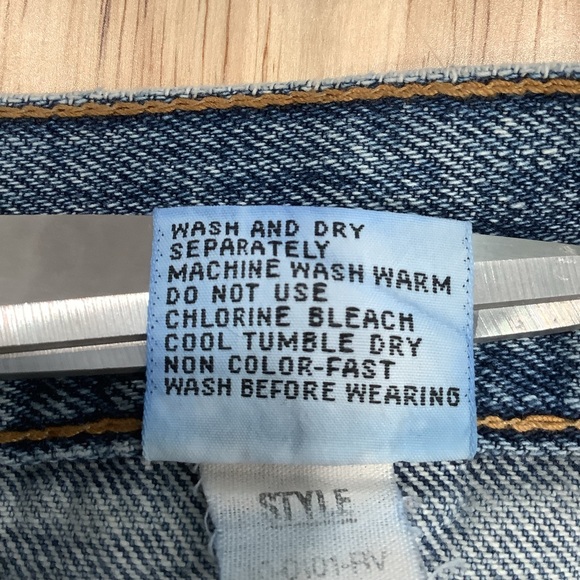 VTG 90s JORDACHE High Waist Mid Wash Denim Shorts Size 5-6 - Picture 8 of 8